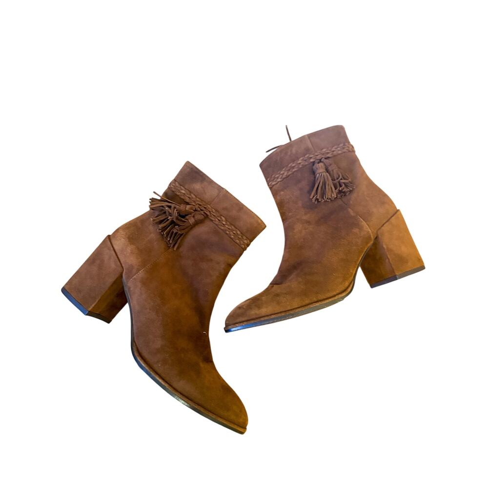 Stuart Weitzman Tazzie bootie size 9